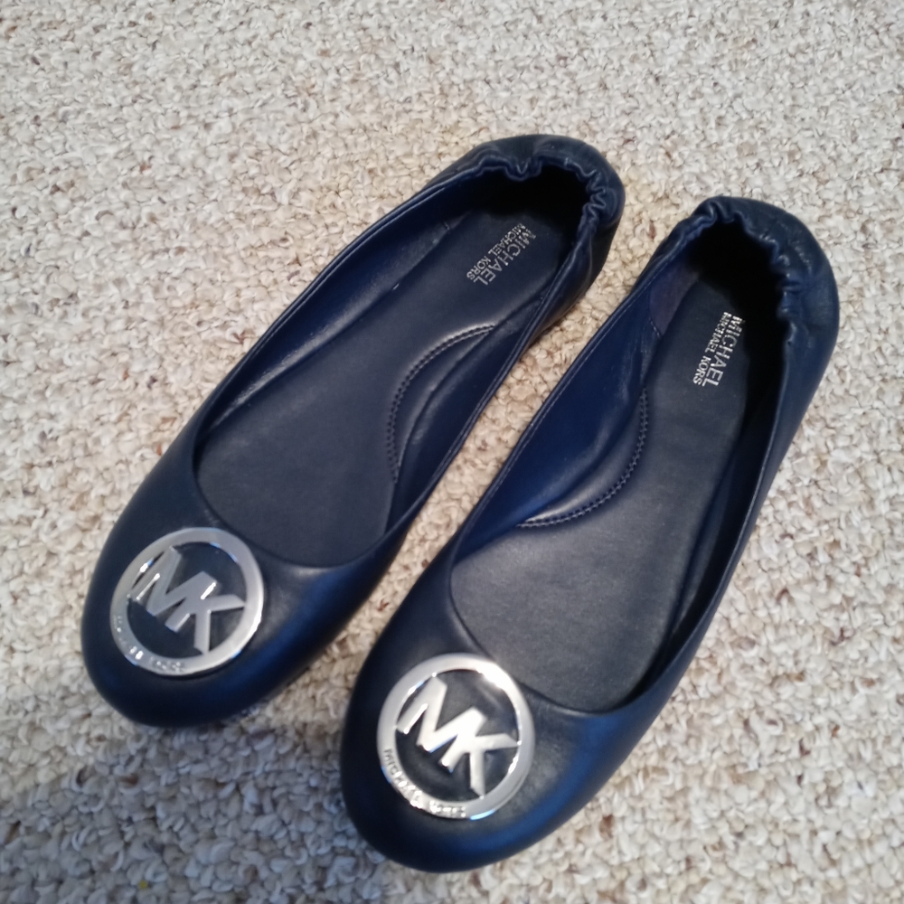 Women Michael Kors Flats